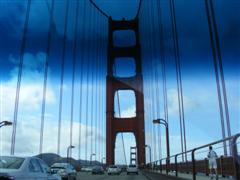 Vi kører over Golden Gate Bridge